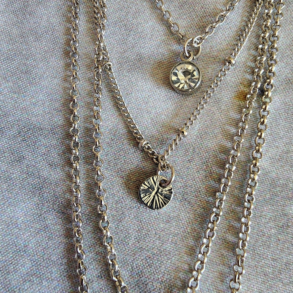 Layered necklace - Picture 6 of 11